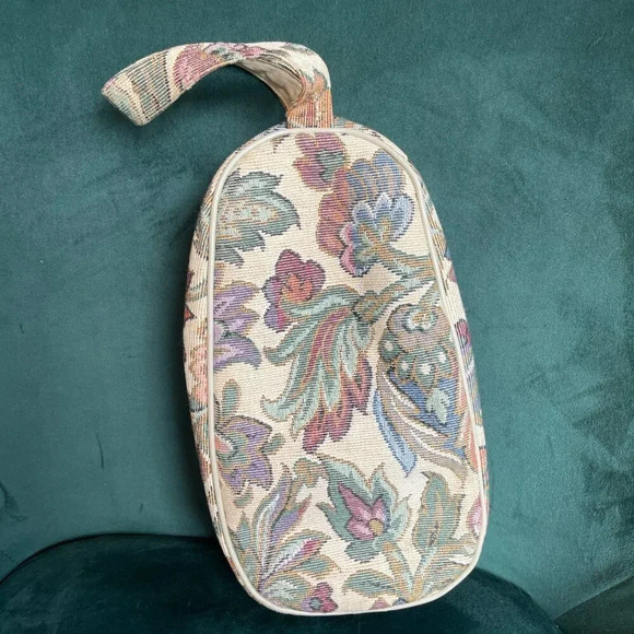 1970s floral tapestry makeup/toiletries bag - Picture 5 of 8